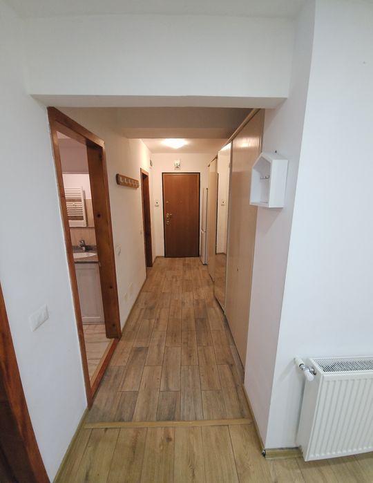 Inchiriez apartament cu 2 dormitoare, mobilat si utilat, central