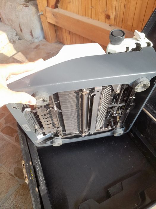 Mașina de scris import Germania