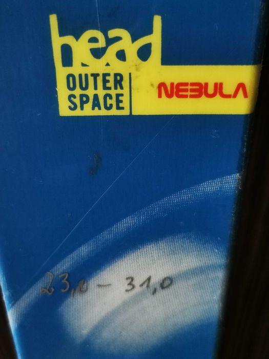 schi de tură Head Nebula cu legături si piei de focă