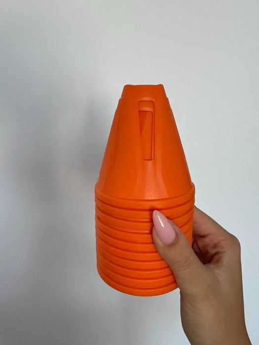 Чисто нови Унисекс ролери и 10броя конуси за слалом с ролери