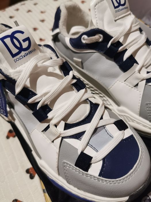 Продам детские кроссовки