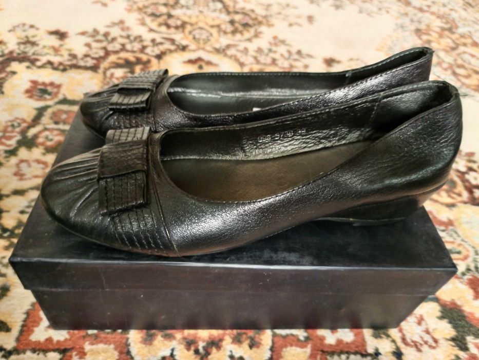 Продам женские туфли