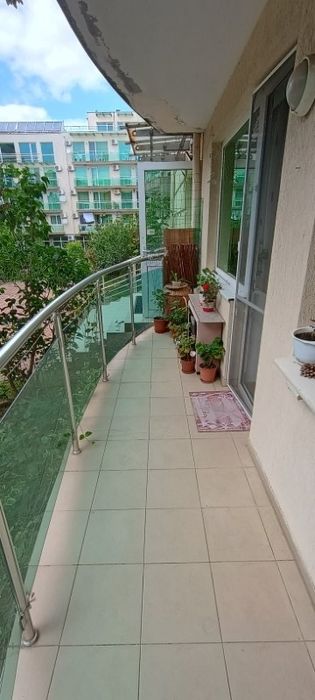 Продава се Двустаен апартамент в Бургас, Сарафово - 52 кв.м за 1404 €/кв.м - Снимка #2