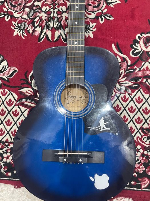 Гитара акстика..