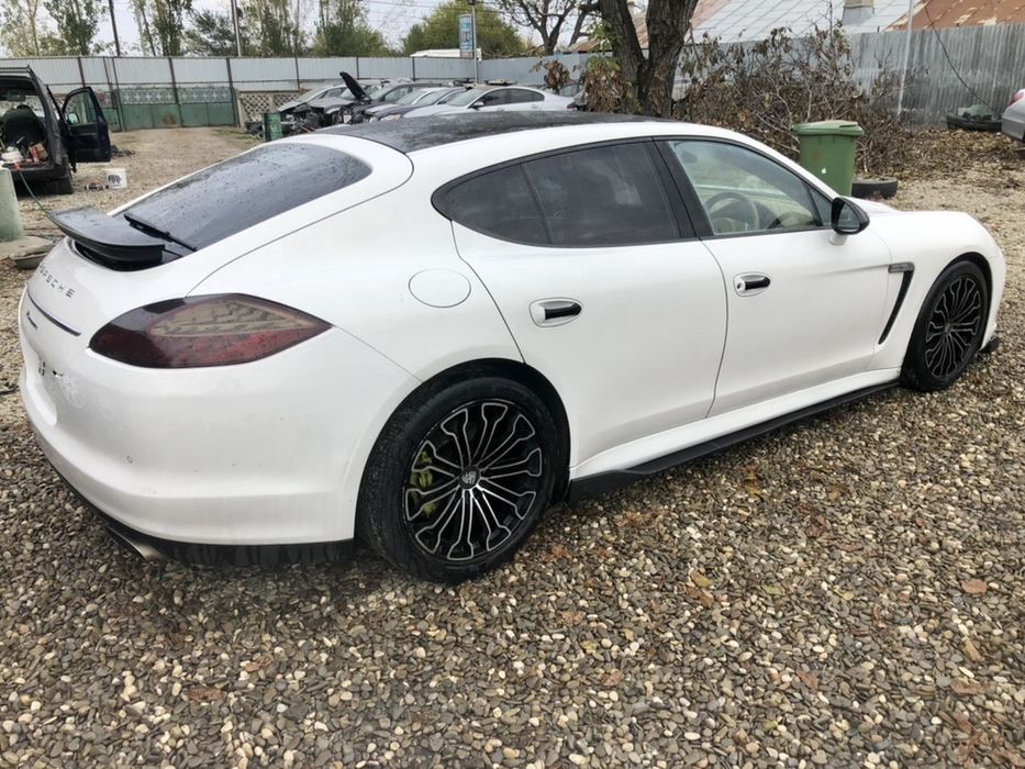 Dezmembrez Porsche Panamera 3.0d Turbo