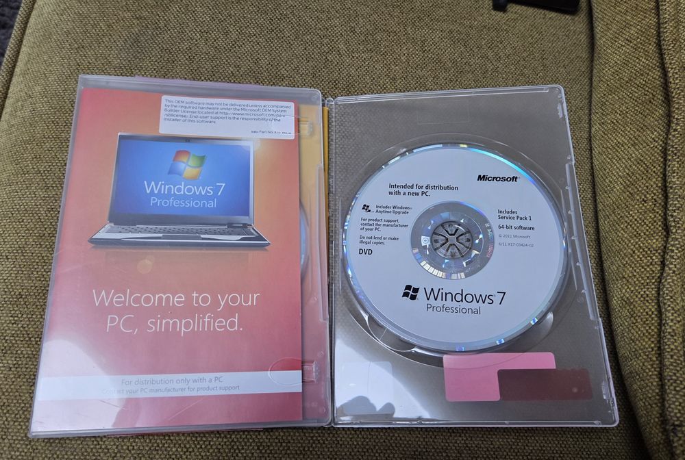 Vând CD-uri originale Windows