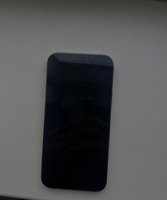 Продавам iPhone 12 pro