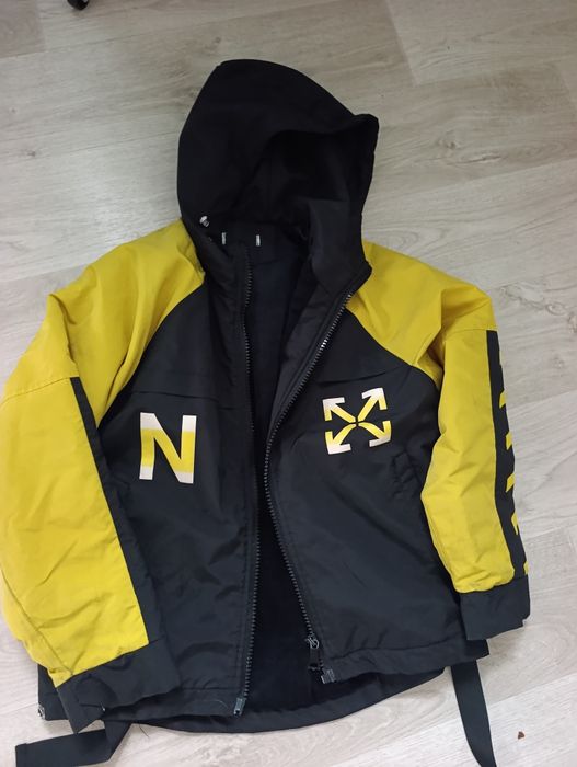 Продам куртки одежду на мальчика 10/12 лет