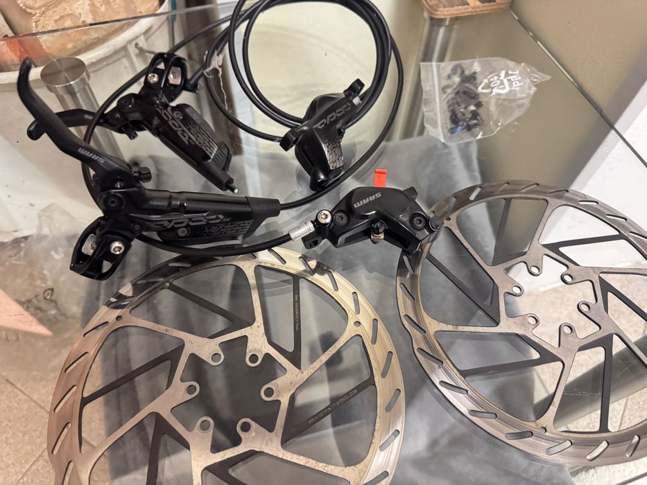 Спирачки SRAM CODE RS 4 бутални + ротори SRAM HS2 200 mm за велосипед