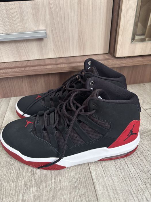 Продам кроссовки Nike