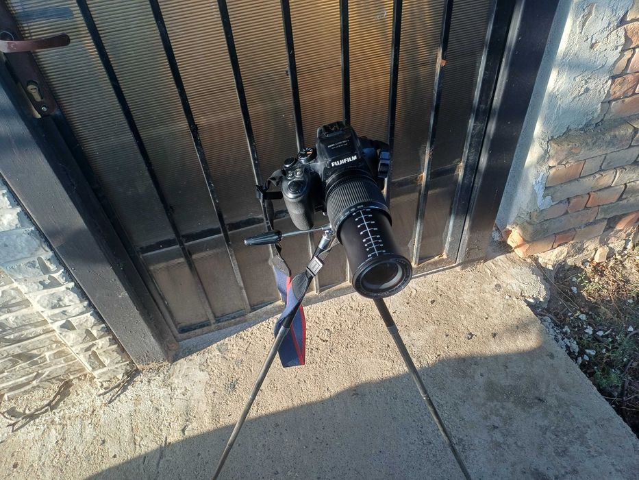 Vând aparat foto Fujifilm FinePix Accept și variante bicicleta