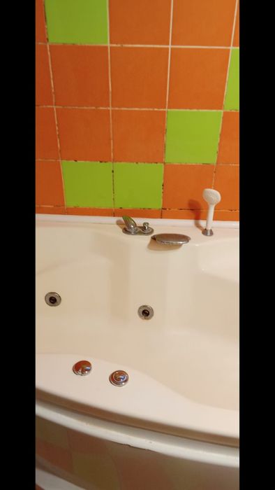 Vând cadă cu hidromasaj