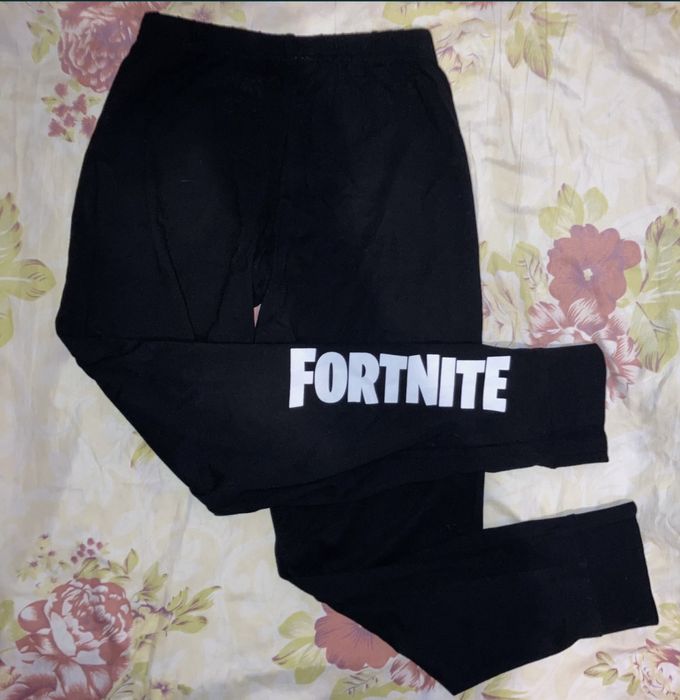 Pijama din bumbac, Marca C&A.. Marime 7-9 ani