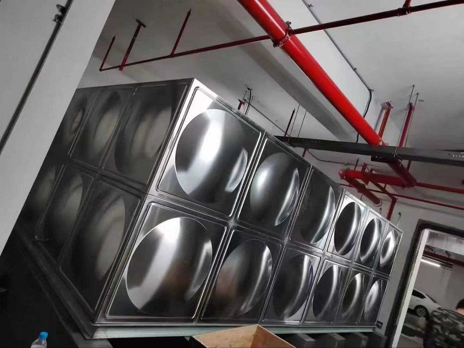 Модульные ёмкости из нержавеющей стали