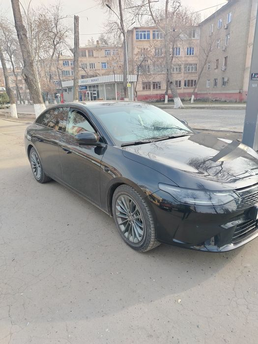 Автомобиль сотилади