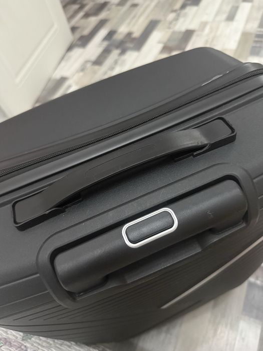 Продам Черный чемодан