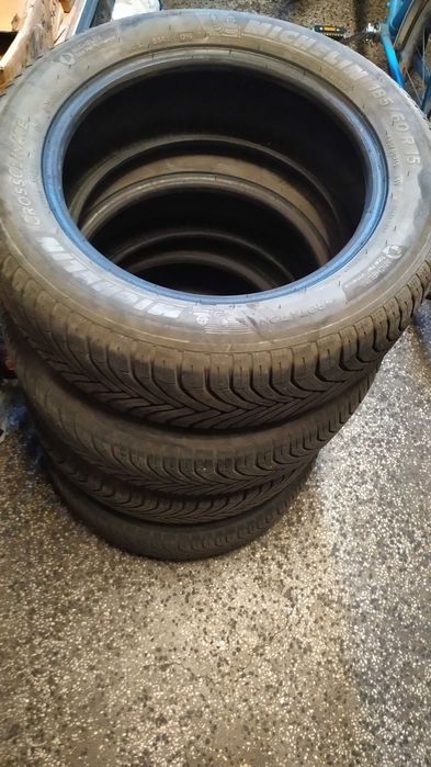 Продавам 4бр. летни,зимни гуми Micheline Crossclimate 185/60/15