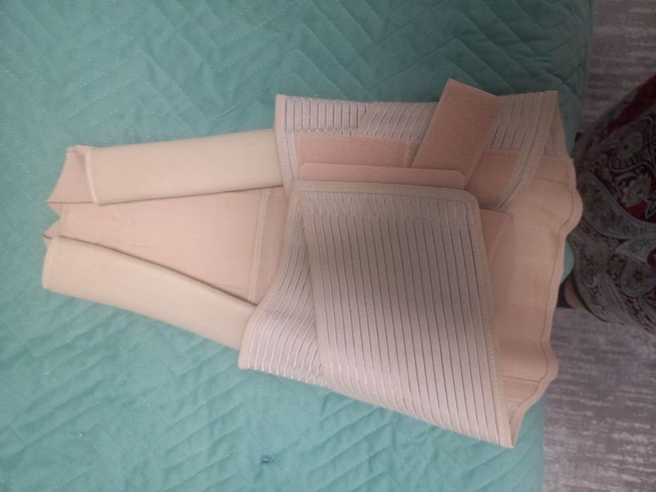 Продам корсет размер s