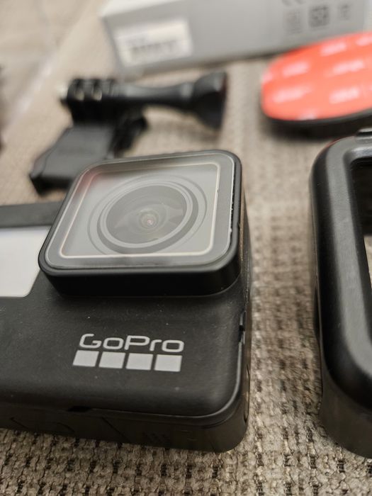 GoPro Hero 7 Black (cu 2 acumulatori)