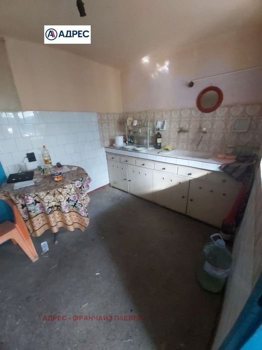 Продава се Къща в с. Комарево, Област Плевен - 80 кв.м за 128 €/кв.м - Снимка #2