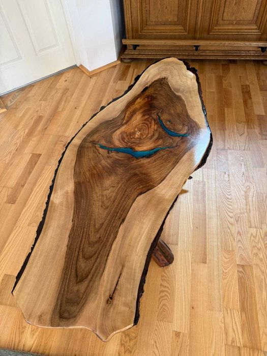 Bancă din lemn masiv cu masuta integrata, ideala pentru terasa/grădina