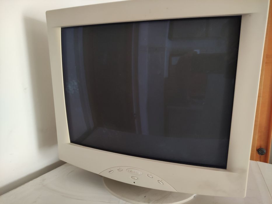 Vând monitor computer