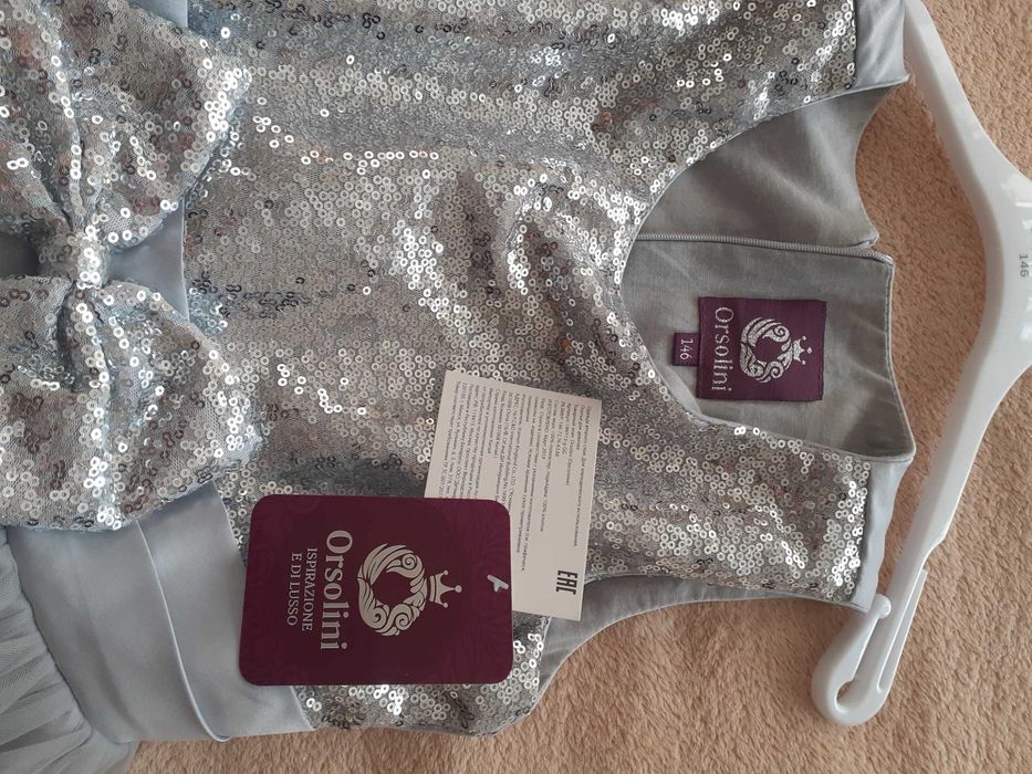 Продам новое платье на девочку