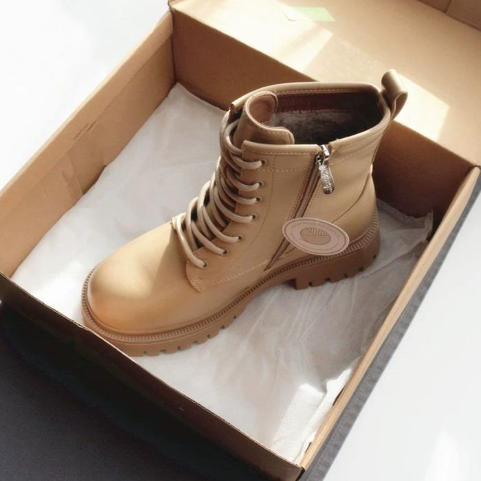 Женские зимние ботинки