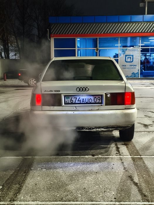 Продаю Ауди 100 с4