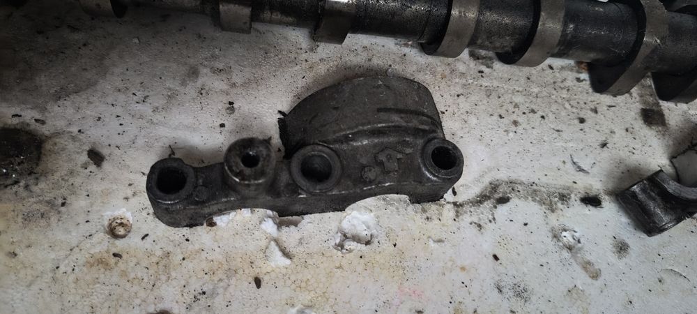 Разпределителни валове Опел/Исузу 1.7 CDTI