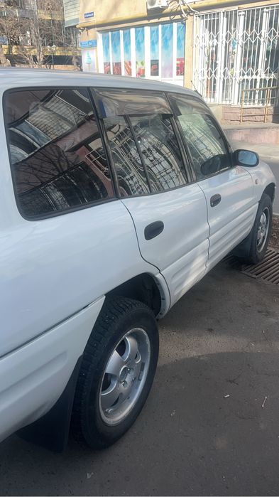 продам Toyota rav  4 срочно