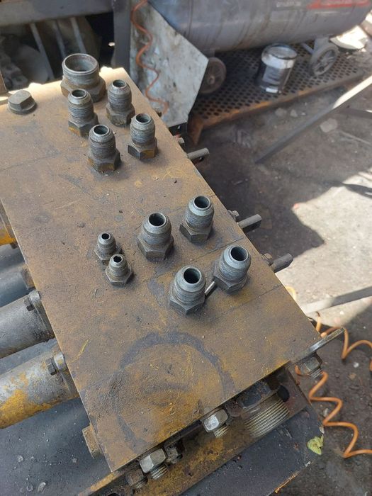 Гидрораспределитель на авто кран 16т