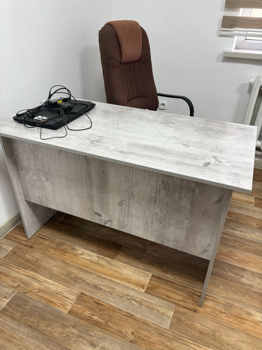 Продаю офисные мебели