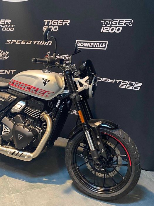 Motocicleta Triumph Tracker 400 2026 | Finantare rapida