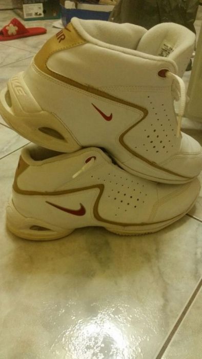 Adidasi NIKE- AIR made in Vietnam