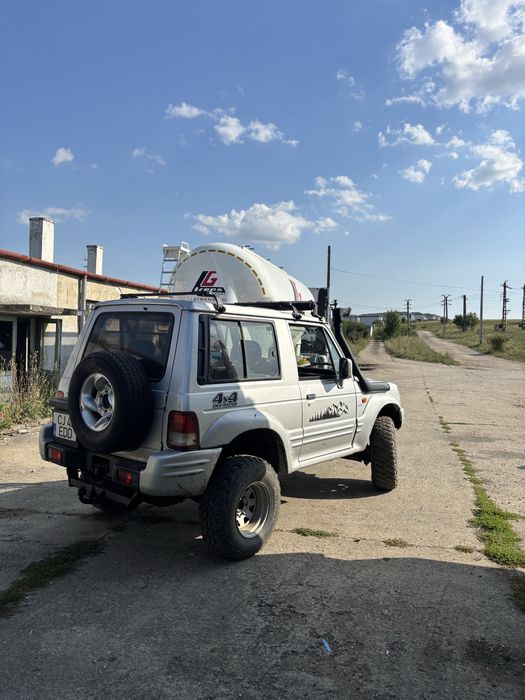 Hyundai galloper 2.5 / schimb cu auto in 4 usi