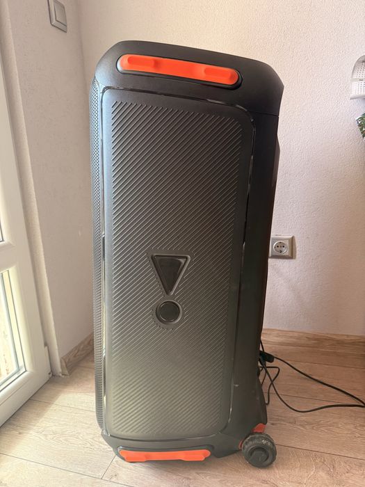 JBL party box 710