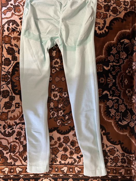 Продам фитнес костюм