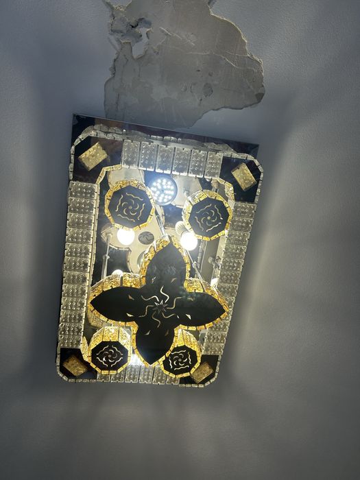 Продам люстрю в отличном состояний