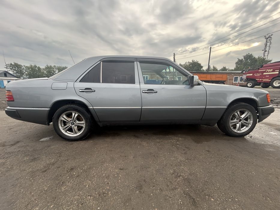 Продам мерседес 124