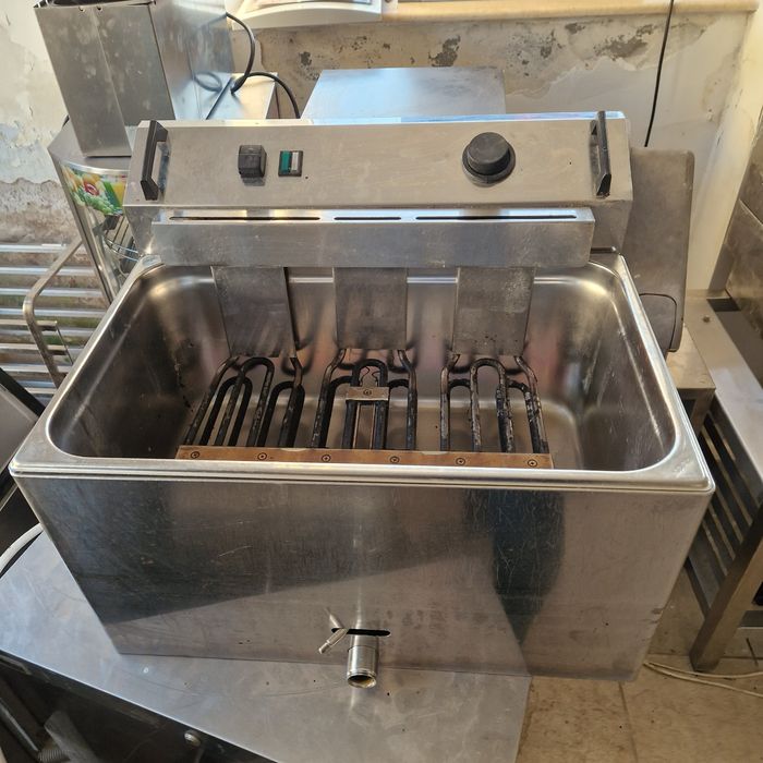 Friteuza dubla de putere, capacitate mare, gaz sau curent