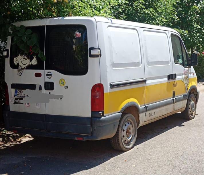 Nissan intersar 2003
