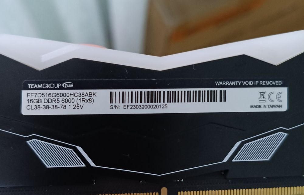 Продаю ОЗУ ddr4, ddr5. Рабочие и одна сломанная.