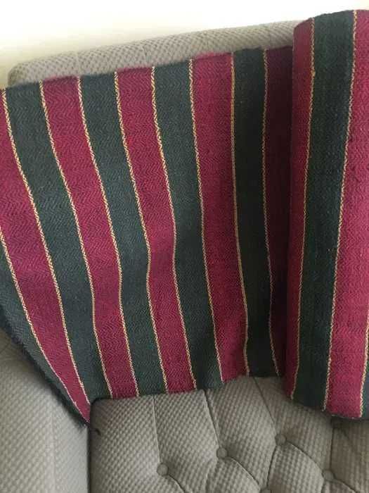 Traverse țesute manual