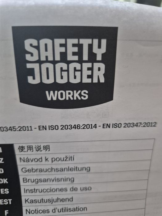 Продам  Демисезонные рабочие ботинки.  Размер  43.