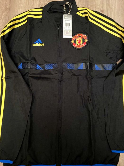 Горнище на addidas на Manchester united