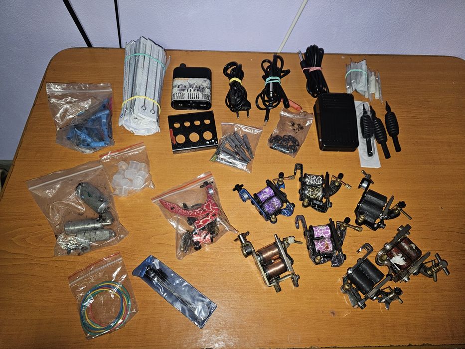 Vand sau schimb aparate de tatuat
