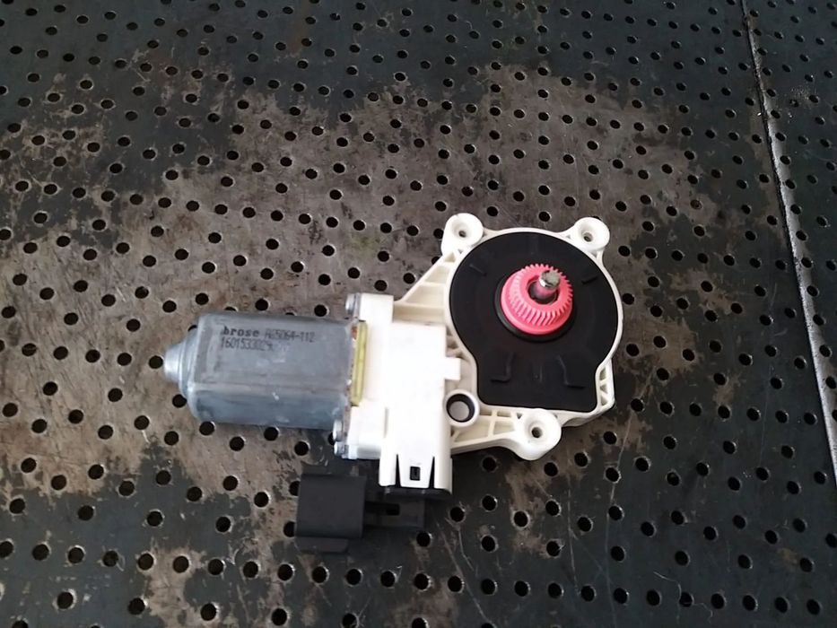 Motoras macara stanga fata ford focus 3 facelift a65064112