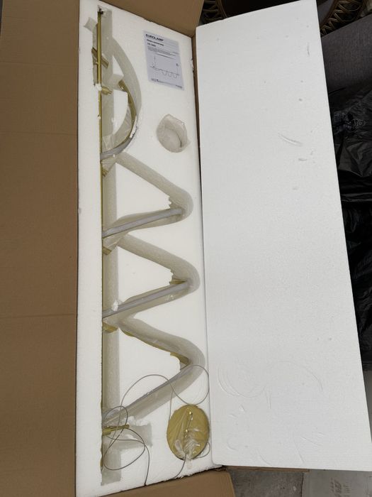 Нестандартен висящ златен полилей