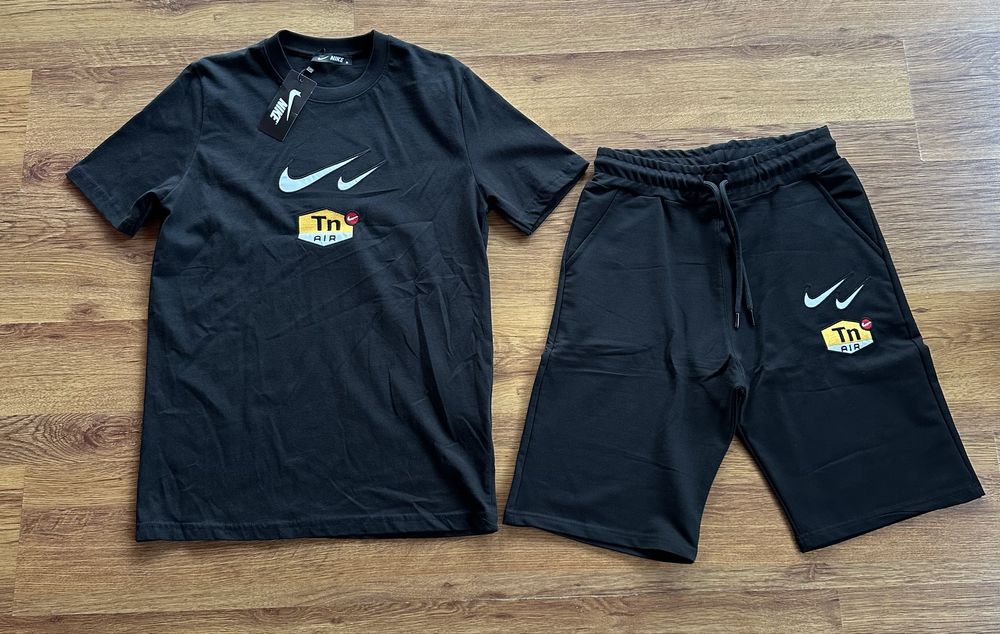 Мъжки,памучен,къс,черен екип Nike TN с бродерия